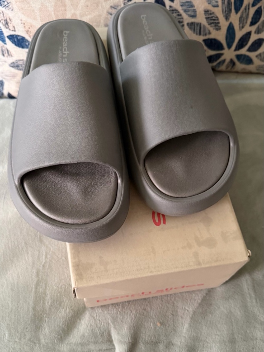 J/Slides Women Sandals 10m Gray Platform Slide Slip-On Comfort Beach Vacation